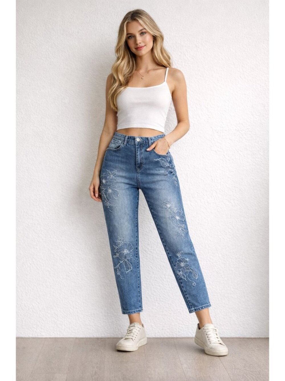 Chicos Jeans Ankle Embroidered 34x26 Womens 2 Distressed Blue Denim Stretch